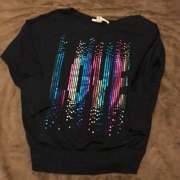 Derek Heart Tops - Super fun Sweatshirt!!